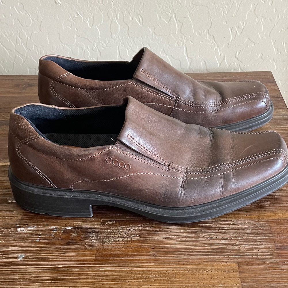 Ecco Men's Rich Brown Leather Slip-On Loafers